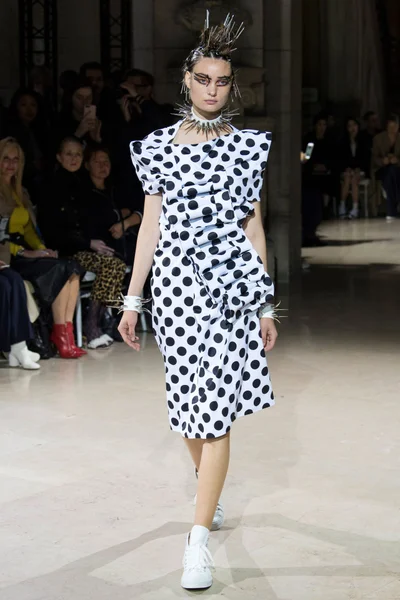 Look 25